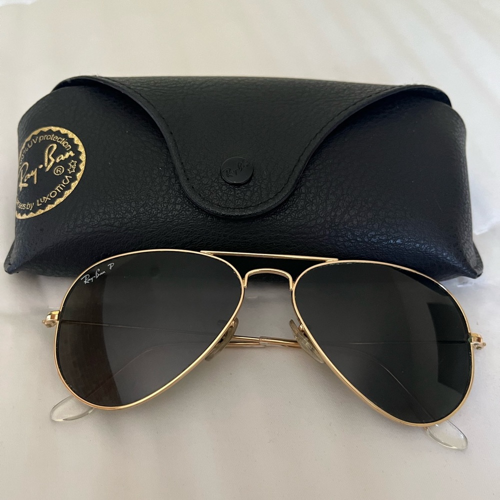 RAY-BANS - polarized aviator sunglasses ( Ray-Ban ) barely worn, like new!